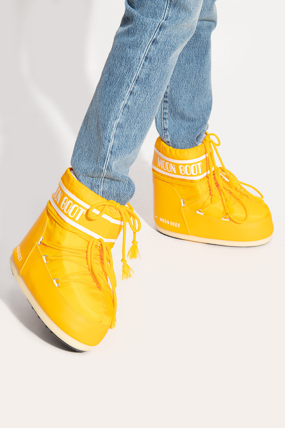 SchaferandweinerShops KR - Yellow 'Classic Low' snow boots